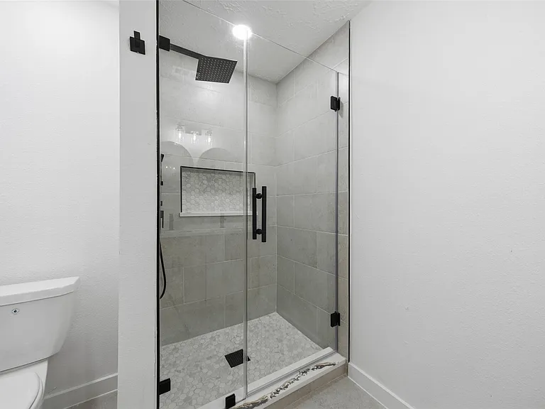 25402 Thistlewaite Ln — Photo 28