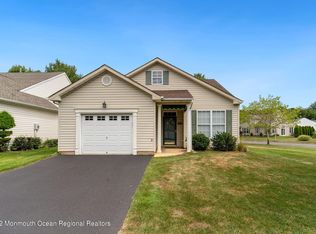 21 Sunflower Ln, Brick, NJ 08724