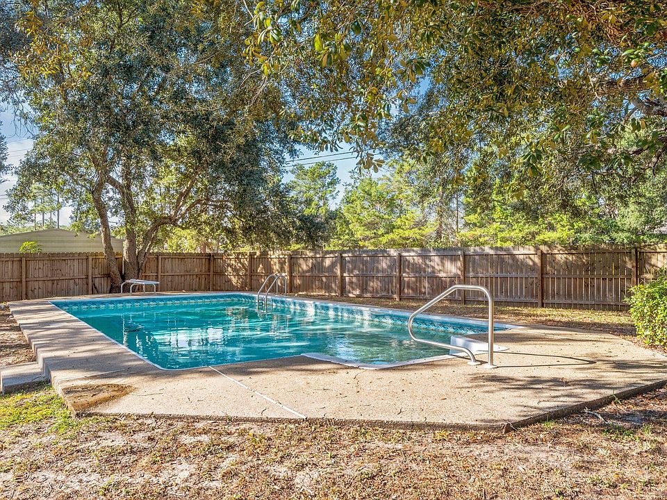 1st image of 1902 Palmetto Palm Cir