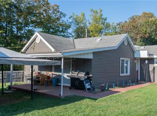 1916 Railroad Ave, Ellwood City, PA 16117