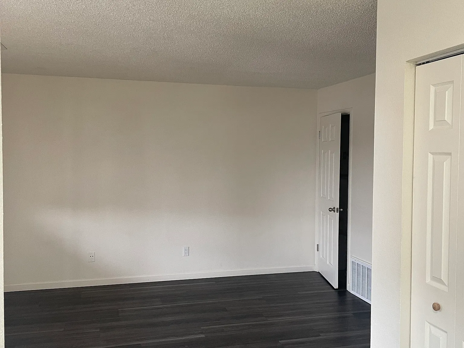 2 bed, 840 sqft, $1,500 — Photo 3