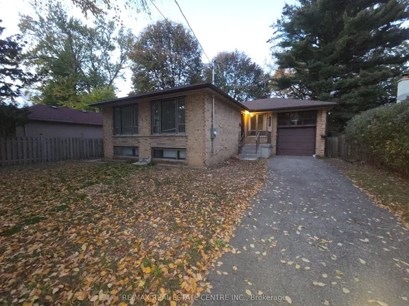 1229 Welwyn Dr, Mississauga, ON L5J 3J5