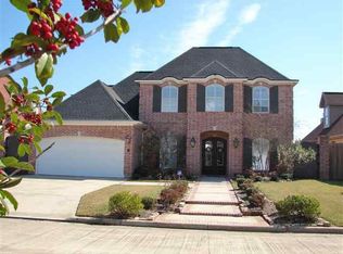 8 Stonebrook Ct, Beaumont, TX 77706