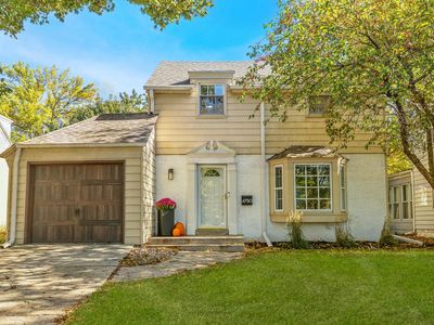 4750 North Ardmore AVENUE, Whitefish Bay, WI, 53211
