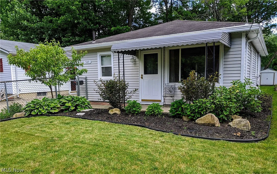 549 Delaware Ave photo 1
