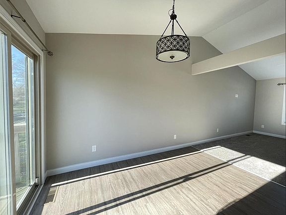 4th image of 1124 Gemstone Pointe Dr