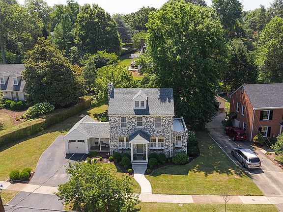 4th image of 1120 Greenway Ct