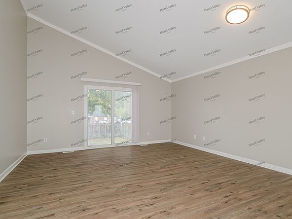 5th image of 451 Xavier Ct