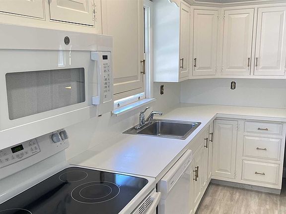4th image of 124 Corlies Ave