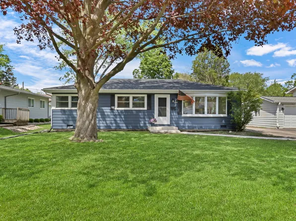 262 Normandy Ln, Grayslake, IL 60030