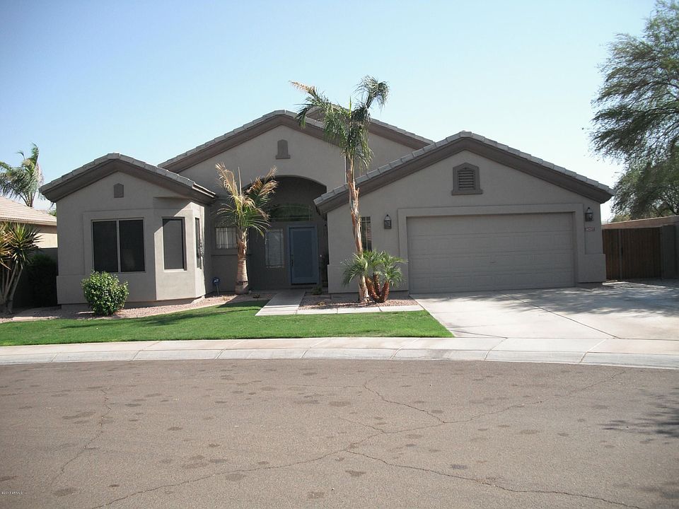 1st image of 8057 W Clara Ln