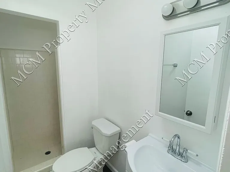 6051 Romaine St — Photo 13