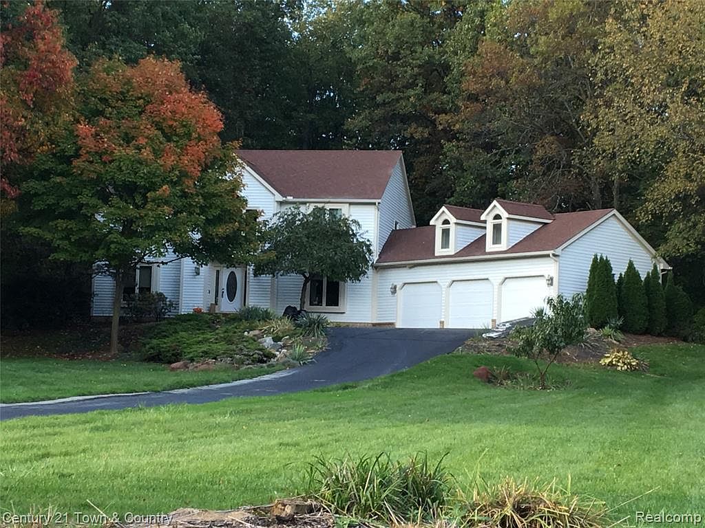 9907 Birch Run Brighton Mi 48114 Mls 2210017014 Zillow
