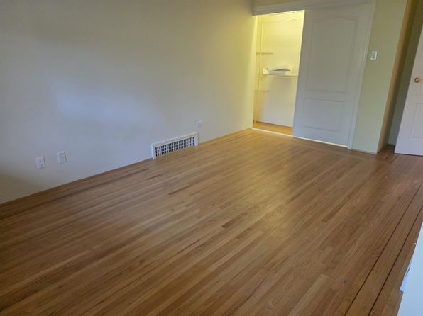 5 bedroom rental in Vancouver — photo 12