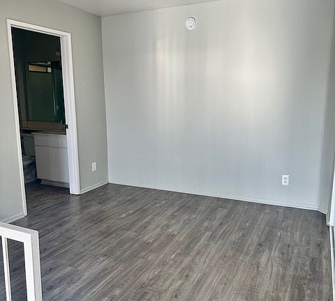 3rd image of 5650 York Blvd #6185c4833