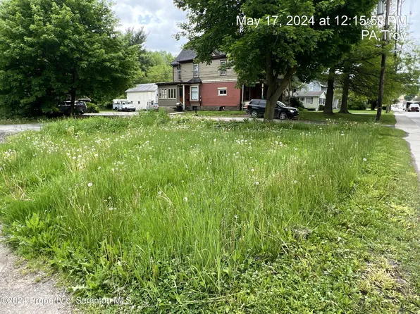 405 Elmira St, Troy, PA 16947