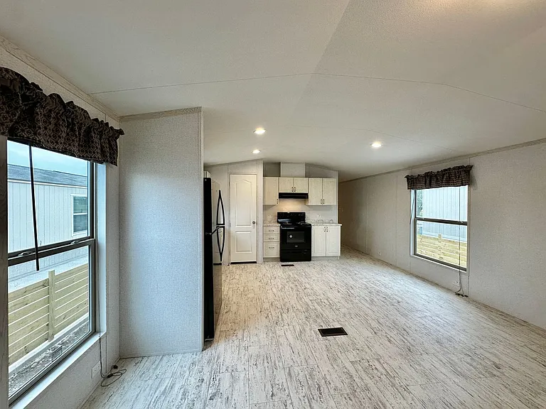 2301 SW Sheridan Rd — Photo 6