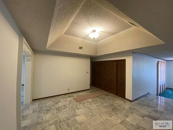 3rd image of 277 Creekbend Dr