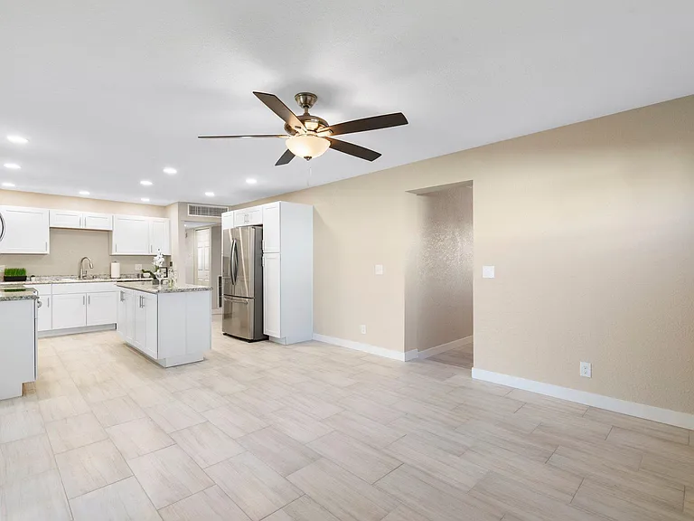 3120 W Columbine Dr — Photo 7