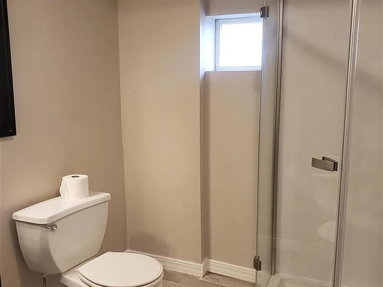 685 Randolph Avenue — Photo 11