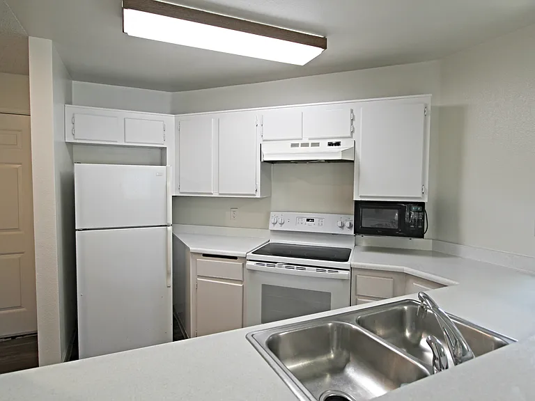 7575 Charmant Dr #1012 — Photo 5