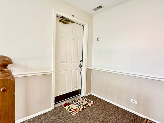 3rd image of 2869 Meadow Ln
