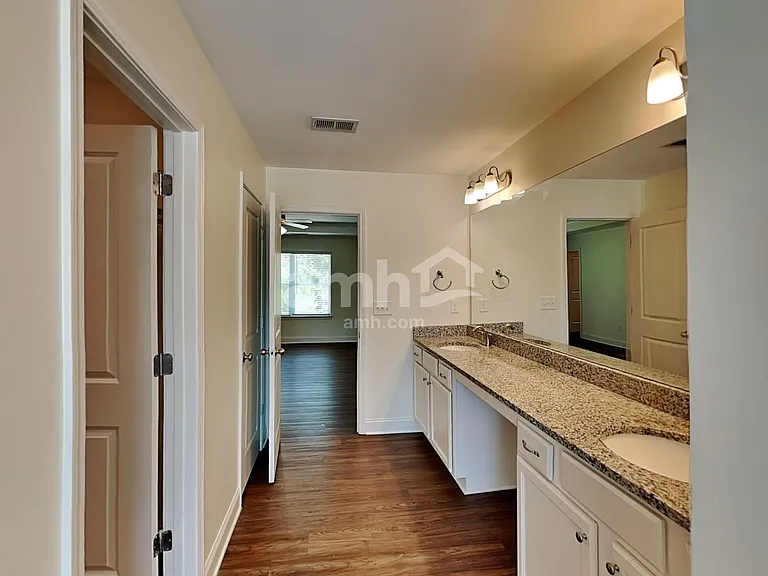 2467 Napa Valley Dr — Photo 14
