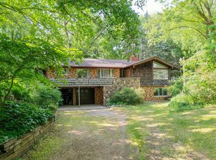 3991 Oak Grove Rd, Howell, MI 48855