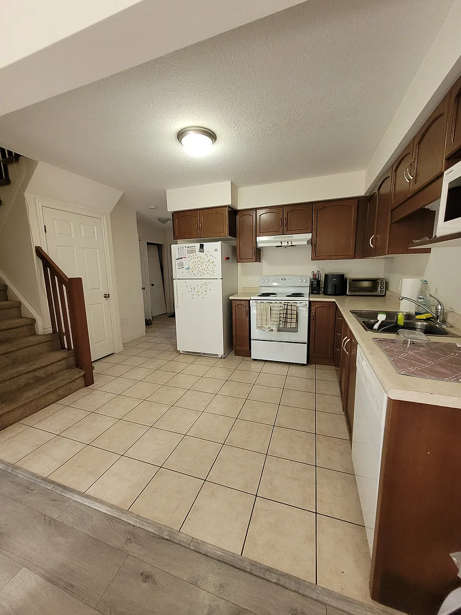 Building Photo - 1498 Gordon St #6