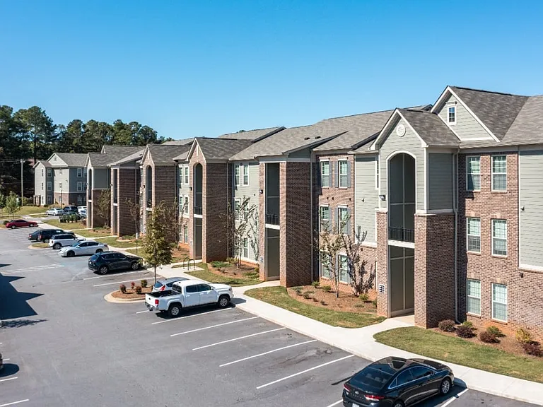 Emerald Creek Apartment