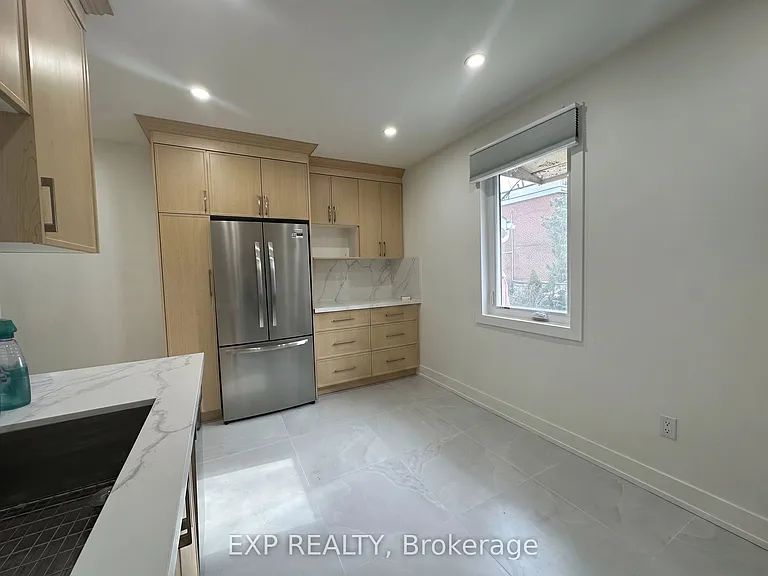 926 Greenwood Ave — Photo 7