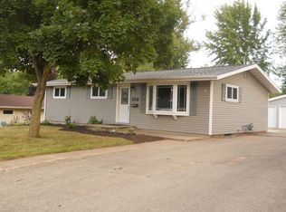 108 E Laura St, New London, WI 54961
