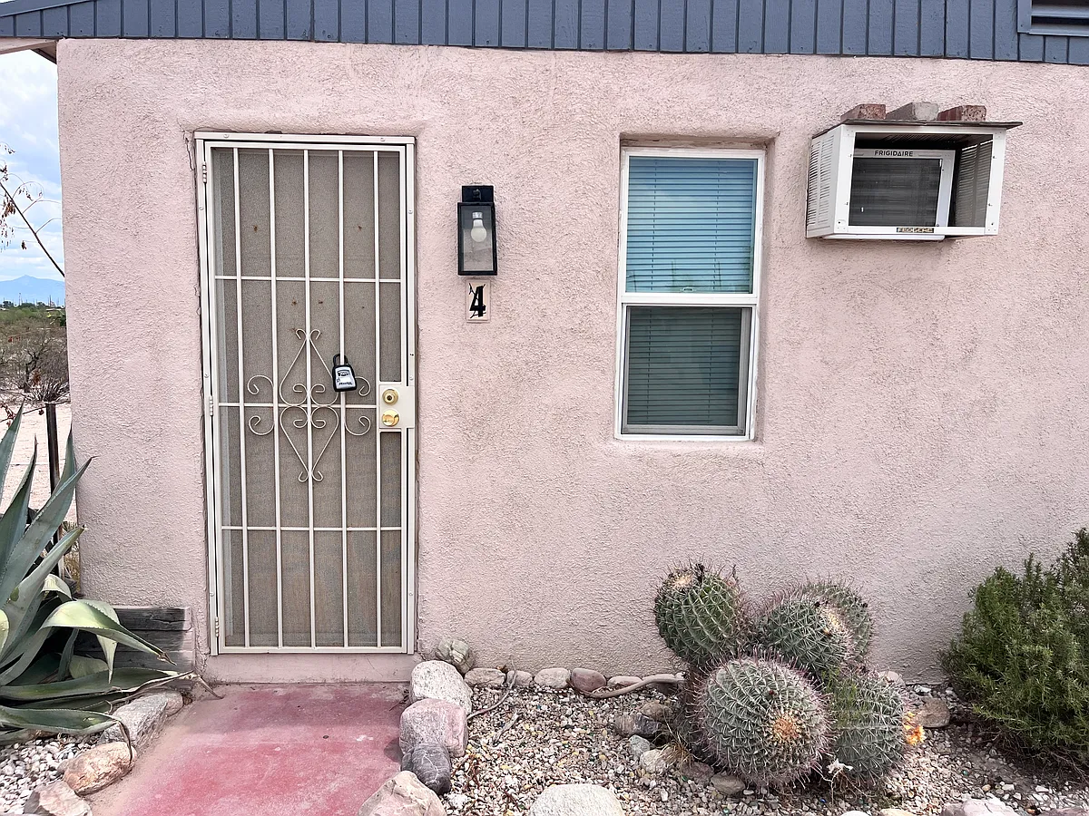 Building Photo - 2203 E Benson Hwy #4