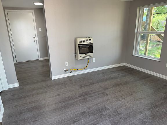 3rd image of 2304 N Elm St #A