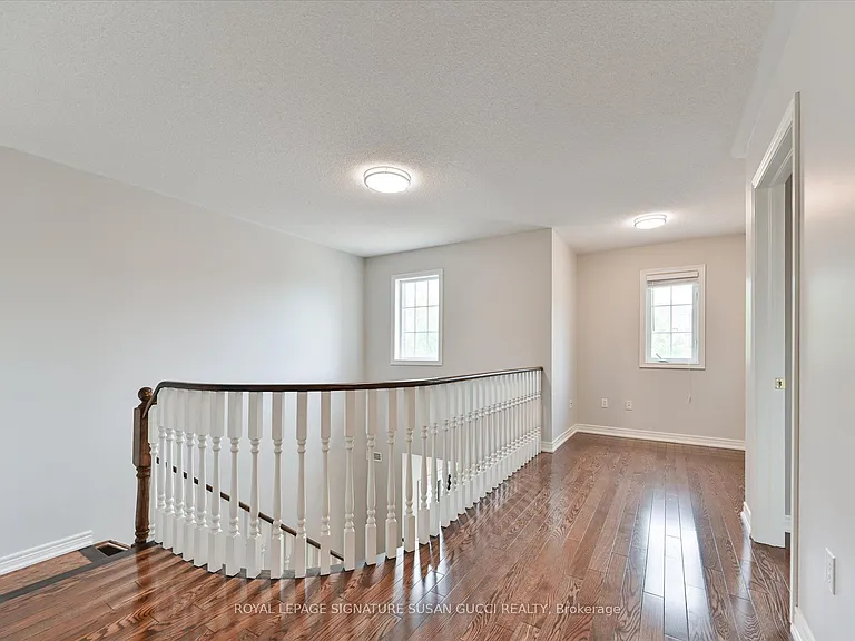 51 Landsdown Cres — Photo 15