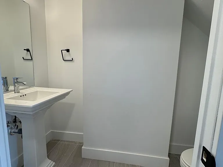 2782 Barton St E #102 — Photo 3