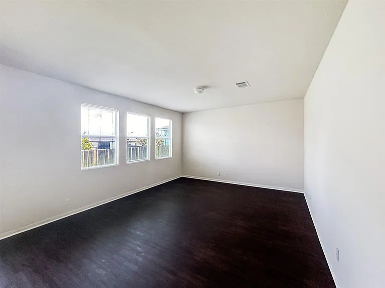 4712 Lake Champlain Ln — Photo 5