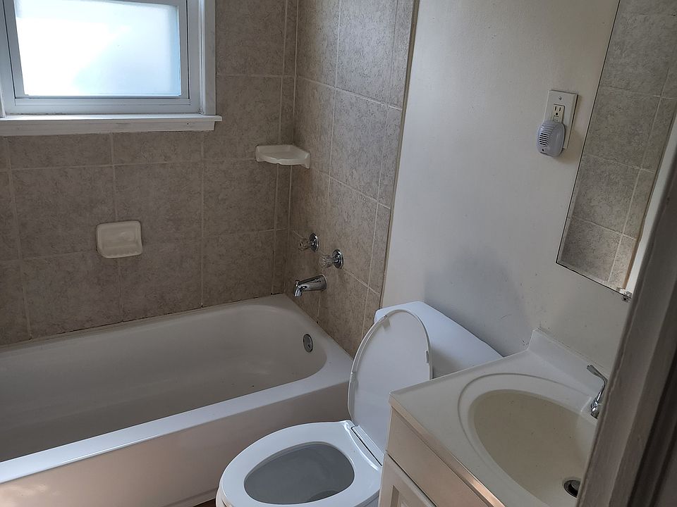 2nd image of 5376 Mayfair St