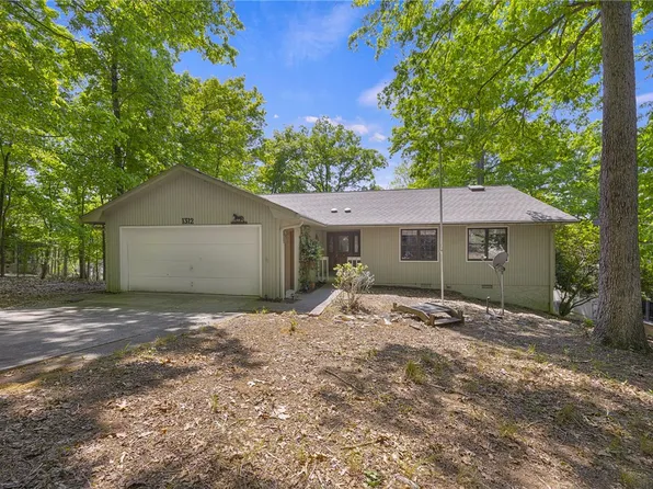 1312 S Arrowhead Dr, Westminster, SC 29693