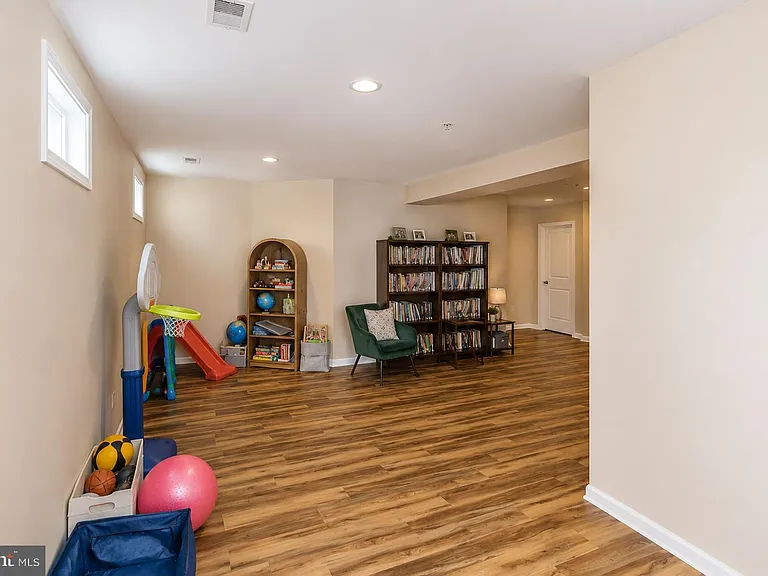 9203 Rice Ave — Photo 49