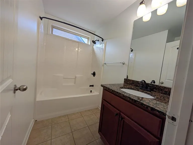 2545 Manor Vw — Photo 17