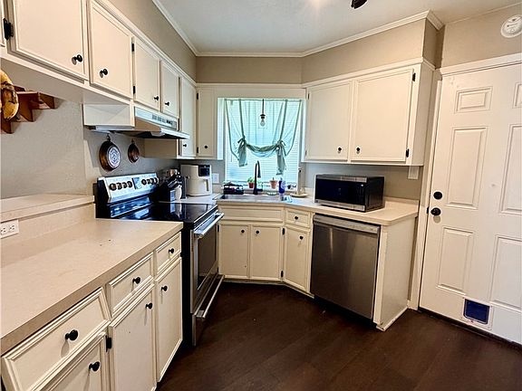 5th image of 903 Taos Dr