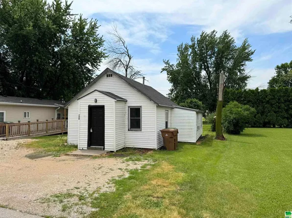 106 Ash St, Lakeside, IA 50588