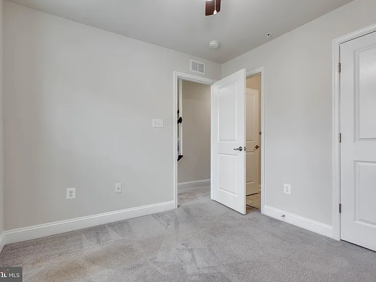 7110 Druce Way — Photo 33