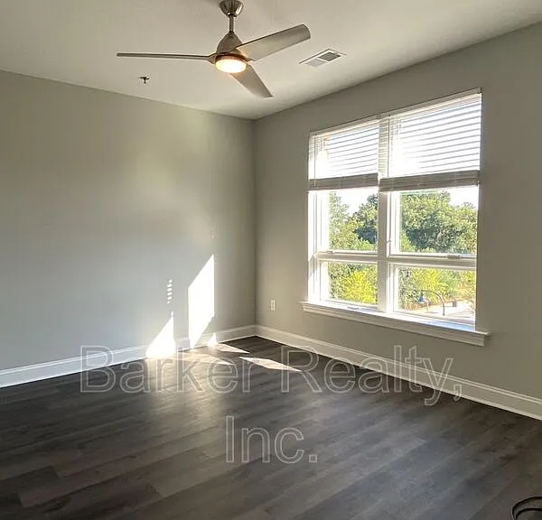 414 S White St #307 — Photo 4