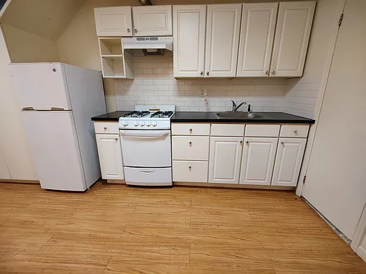 Rented by Garfield Realty  | media 13