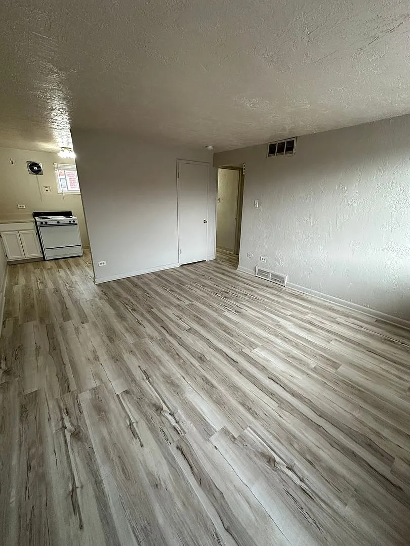 2607 Poplar Court — Photo 4