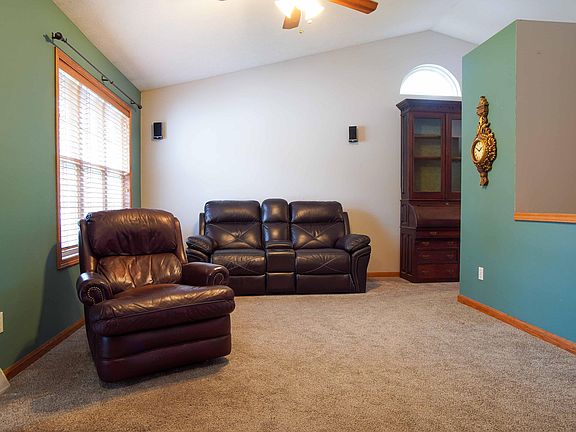 5th image of 4571 Chesterfield Blvd NW