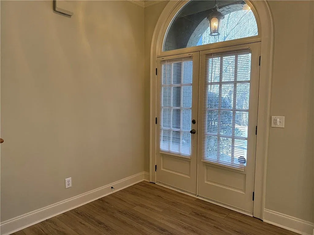 2 bed, 2.5 bath, 2059 sqft, $2,450 — Photo 4
