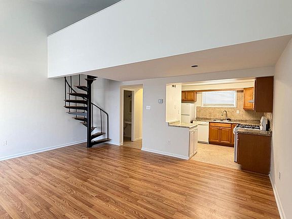 3rd image of 5485 Harpers Farm Rd #L5-27